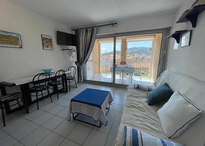 : T2 Avec Loggia Et Parking Privatif A Deux Pas De La - Fr-1-309-39 Banyuls-sur-Mer